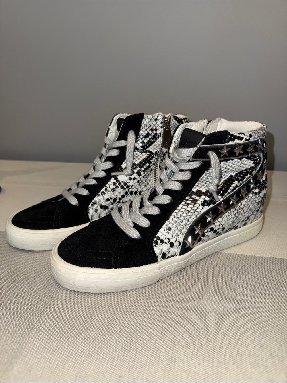 Vintage Havana Black & White Snake Star Studded High Top Sneakers Size 7.5
